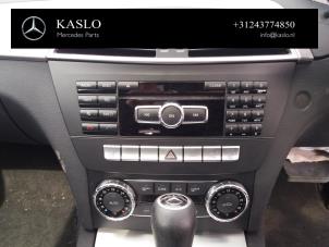 Gebruikte Navigatie bedienings paneel Mercedes C (C204) 2.2 C-250 CDI 16V BlueEfficiency Prijs € 200,00 Margeregeling aangeboden door kaslo auto parts