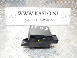 Gebruikte Sensor (overige) Mercedes SL (R230) 5.0 SL-500 V8 24V Prijs € 25,00 Margeregeling aangeboden door kaslo auto parts