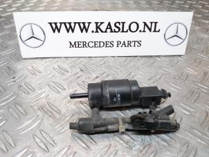 Gebruikte Ruitensproeierpomp voor Mercedes SL (R230) Prijs op aanvraag aangeboden door kaslo auto parts