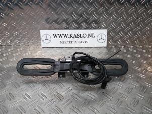 Gebruikte Antenne (diversen) Mercedes SL (R230) 3.5 SL-350 V6 24V Prijs € 50,00 Margeregeling aangeboden door kaslo auto parts