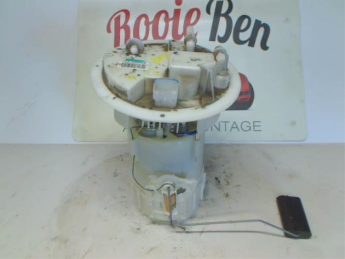 Gebruikte Benzinepomp Peugeot 208 I (CA/CC/CK/CL) 1.2 Vti 12V PureTech 82 Prijs € 14,00 Margeregeling aangeboden door Rooie Ben autodemontage