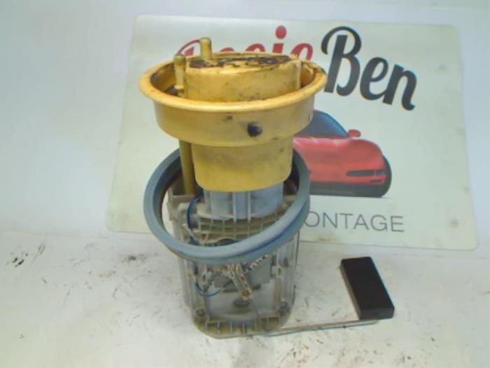 Gebruikte Tank element Pomp Volkswagen Polo IV (9N1/2/3) 1.4 TDI 70 Prijs € 14,00 Margeregeling aangeboden door Rooie Ben autodemontage