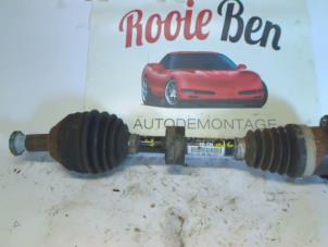 Gebruikte Steekas links-voor Volkswagen Polo IV (9N1/2/3) 1.4 TDI 70 Prijs € 70,00 Margeregeling aangeboden door Rooie Ben autodemontage