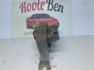 Gebruikte Motorsteun Ford Focus 2 1.6 16V Prijs € 40,00 Margeregeling aangeboden door Rooie Ben autodemontage