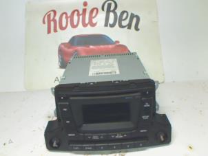 Gebruikte Radio CD Speler Hyundai i10 (B5) 1.0 12V Prijs op aanvraag aangeboden door Rooie Ben autodemontage