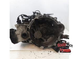 Gebruikte Versnellingsbak Kia Cee'd (EDB5) 1.6 CRDi 16V Prijs € 450,00 Margeregeling aangeboden door Rooie Ben autodemontage