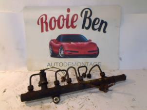 Gebruikte Injector brug Renault Trafic New (JL) 1.9 dCi 82 16V Prijs € 75,00 Margeregeling aangeboden door Rooie Ben autodemontage