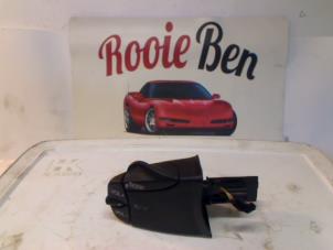 Gebruikte Radiobediening Stuur Ford Mondeo III 1.8 16V Prijs € 20,00 Margeregeling aangeboden door Rooie Ben autodemontage