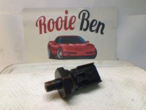 Gebruikte Oliedruk sensor Chrysler Voyager/Grand Voyager (RG/RS) 2.5 CRD 16V Prijs € 25,00 Margeregeling aangeboden door Rooie Ben autodemontage