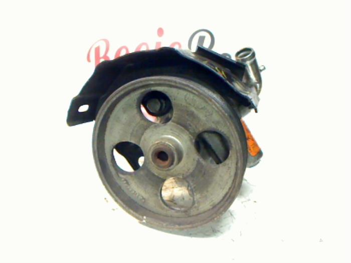 Gebruikte Pomp Servo Peugeot Bipper (AA) 1.4 HDi Prijs € 40,00 Margeregeling aangeboden door Rooie Ben autodemontage