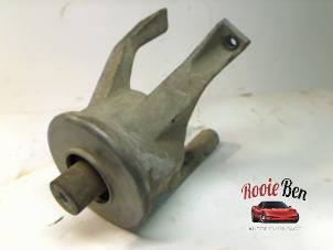 Gebruikte Motorsteun Volkswagen Transporter T5 2.0 BiTDI DRF Prijs € 20,00 Margeregeling aangeboden door Rooie Ben autodemontage