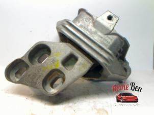 Gebruikte Motorsteun Mercedes A (W176) 2.2 A-220 d 16V Prijs € 25,00 Margeregeling aangeboden door Rooie Ben autodemontage