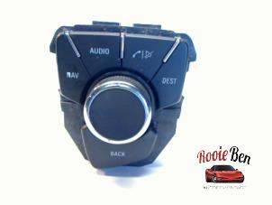 Gebruikte Radiobedienings paneel Opel Insignia 2.0 CDTI 16V 130 Ecotec Prijs op aanvraag aangeboden door Rooie Ben autodemontage