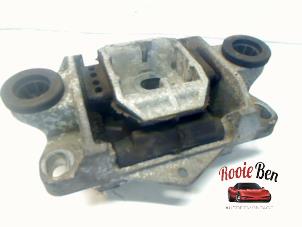 Gebruikte Motorsteun Ford Mondeo III 2.0 TDCi/TDDi 115 16V Prijs € 25,00 Margeregeling aangeboden door Rooie Ben autodemontage