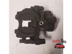 Gebruikte Remklauw (Tang) rechts-achter Volkswagen Touran (5T1) 2.0 TDI 150 Prijs € 100,00 Margeregeling aangeboden door Rooie Ben autodemontage