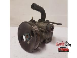 Gebruikte Servopomp Kia Sorento I (JC) 3.5 V6 24V Prijs op aanvraag aangeboden door Rooie Ben autodemontage