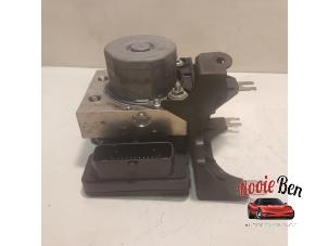 Gebruikte ABS Pomp Mercedes B (W246) 1.6 B-180 BlueEFFICIENCY Turbo 16V Prijs € 60,00 Margeregeling aangeboden door Rooie Ben autodemontage