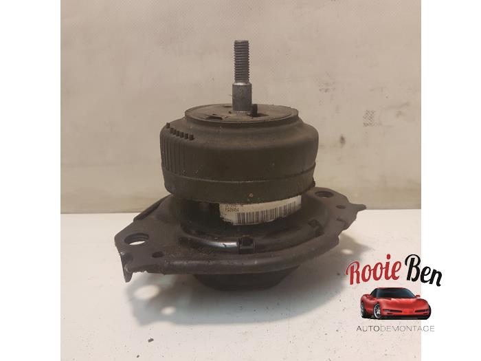 Gebruikte Motorsteun Jeep Grand Cherokee (WK/WK2) 3.0 CRD V6 24V Prijs € 25,00 Margeregeling aangeboden door Rooie Ben autodemontage
