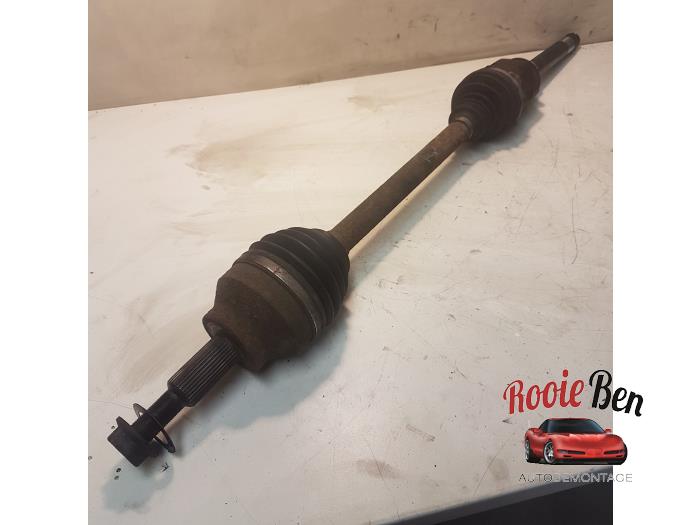 Gebruikte Aandrijfas rechts-voor Jeep Grand Cherokee (WK/WK2) 3.0 CRD V6 24V Prijs € 150,00 Margeregeling aangeboden door Rooie Ben autodemontage