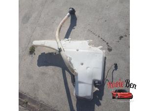 Gebruikte Ruitensproeiertank voor BMW 1 serie (E87/87N) 118i 16V Prijs op aanvraag aangeboden door Rooie Ben autodemontage