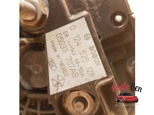 Dynamo van een Jeep Patriot (MK74) 2.0 CRD 16V 4x4 2008