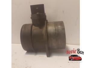 Gebruikte Luchtmassameter Volkswagen Transporter T5 2.5 TDi Prijs € 30,00 Margeregeling aangeboden door Rooie Ben autodemontage