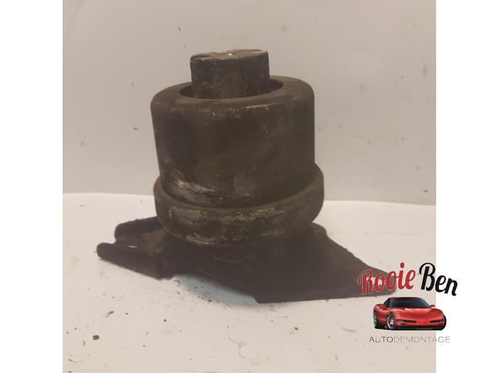 Gebruikte Motorrubber Volkswagen Transporter T5 2.5 TDi Prijs € 20,00 Margeregeling aangeboden door Rooie Ben autodemontage