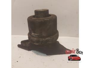 Gebruikte Motorsteun Volkswagen Transporter T5 2.5 TDi Prijs € 20,00 Margeregeling aangeboden door Rooie Ben autodemontage