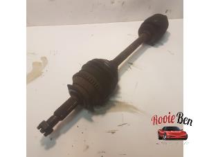 Gebruikte Homokineetas links-voor Hyundai Trajet Prijs € 30,00 Margeregeling aangeboden door Rooie Ben autodemontage