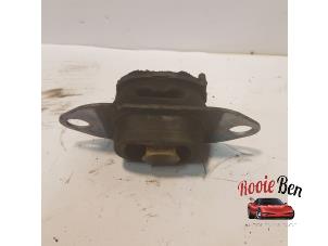 Gebruikte Motorrubber Renault Twingo III (AH) 1.0 SCe 70 12V Prijs € 20,00 Margeregeling aangeboden door Rooie Ben autodemontage