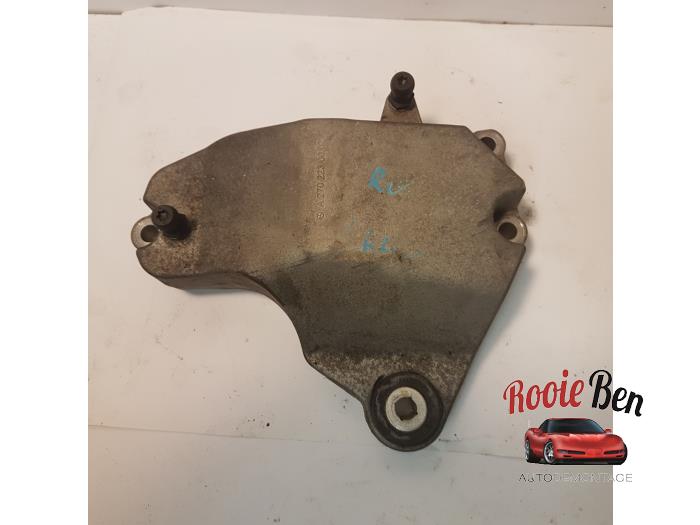 Gebruikte Motorrubber Mercedes B (W246/W242) 1.6 B-180 BlueEFFICIENCY Turbo 16V Prijs € 25,00 Margeregeling aangeboden door Rooie Ben autodemontage
