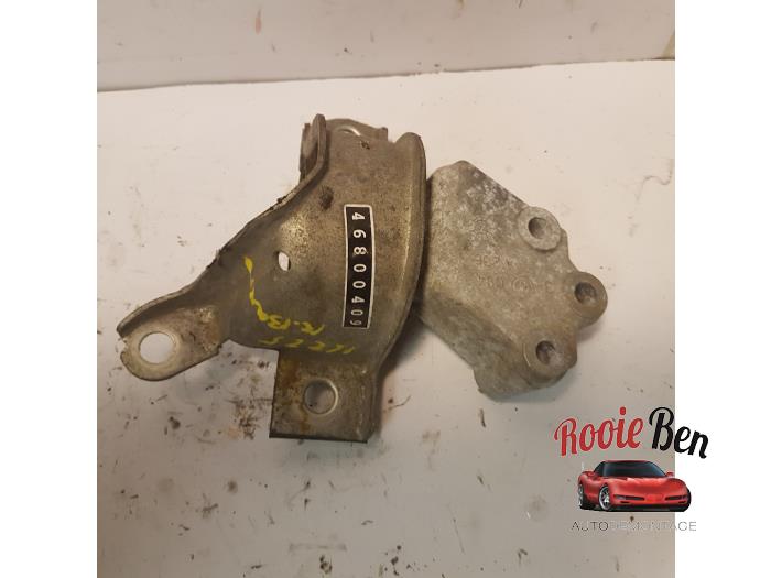 Gebruikte Motorrubber Fiat Panda (169) 1.2 EasyPower, Classic Prijs € 25,00 Margeregeling aangeboden door Rooie Ben autodemontage