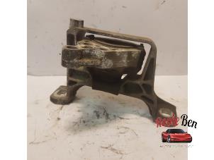 Gebruikte Motorsteun Mazda 3 Sport (BK) 1.6i 16V Prijs € 25,00 Margeregeling aangeboden door Rooie Ben autodemontage