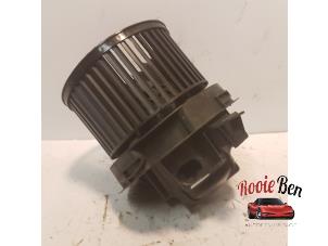 Gebruikte Chaufage Ventilatiemotor Peugeot 207/207+ (WA/WC/WM) 1.4 16V Prijs € 50,00 Margeregeling aangeboden door Rooie Ben autodemontage
