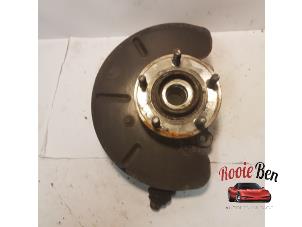 Gebruikte Fusee rechts-voor Dodge Avenger (JS) 2.0 16V Prijs € 75,00 Margeregeling aangeboden door Rooie Ben autodemontage