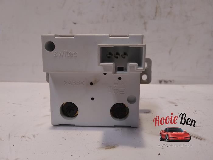 Uurwerk van een Chrysler 300 C  2010