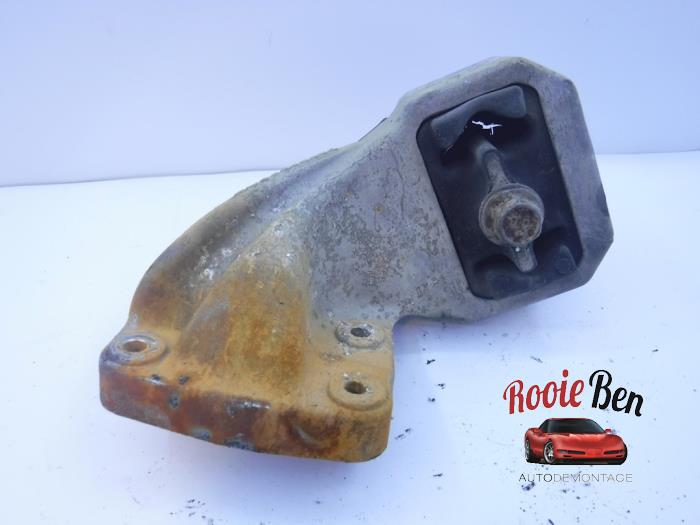 Gebruikte Motorsteun Jeep Grand Cherokee (WH/WK) 3.0 CRD V6 24V DPF Prijs € 25,00 Margeregeling aangeboden door Rooie Ben autodemontage