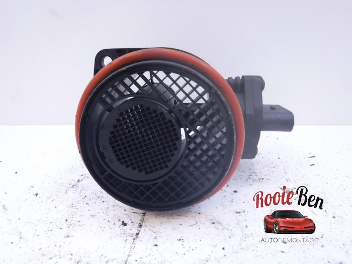 Luchtmassameter van een Dodge Caliber 2.0 CRD 16V 2008