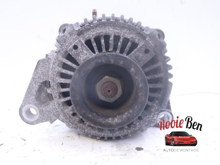 Gebruikte Alternator Jeep Cherokee/Liberty (KJ) 3.7 V6 24V Prijs € 50,00 Margeregeling aangeboden door Rooie Ben autodemontage