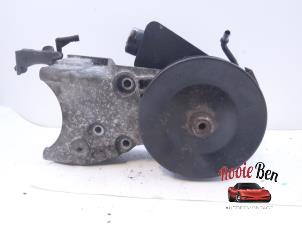 Gebruikte Stuurpomp GMC Yukon 5.7 4x4 Prijs € 75,00 Margeregeling aangeboden door Rooie Ben autodemontage