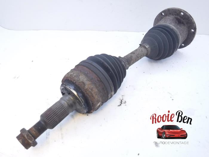 Gebruikte Aandrijfas links-voor GMC Yukon 5.7 4x4 Prijs € 100,00 Margeregeling aangeboden door Rooie Ben autodemontage