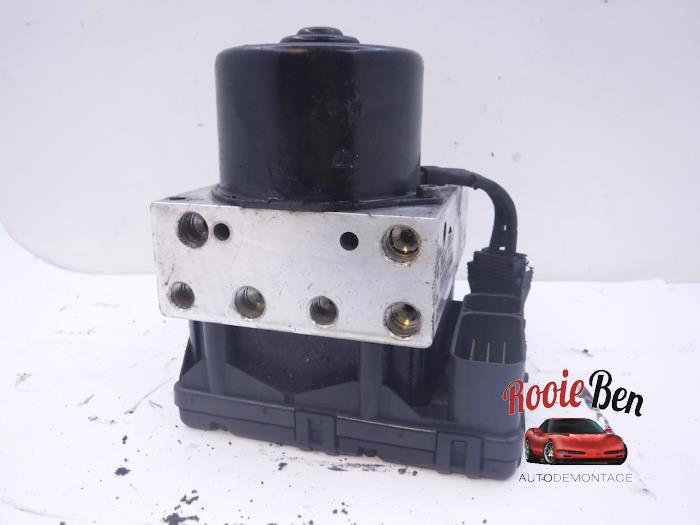 Gebruikte ABS Pomp Chrysler Voyager/Grand Voyager (RG/RS) 2.5 CRD 16V Prijs € 60,00 Margeregeling aangeboden door Rooie Ben autodemontage