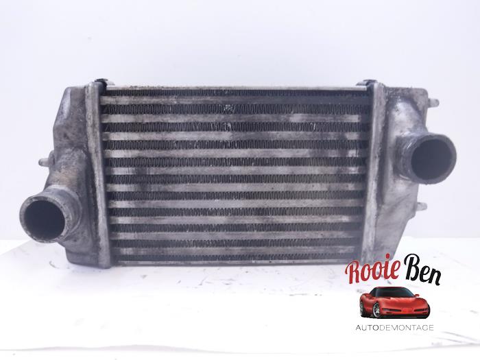 Gebruikte Intercooler Chrysler Voyager/Grand Voyager (RG/RS) 2.5 CRD 16V Prijs € 45,00 Margeregeling aangeboden door Rooie Ben autodemontage
