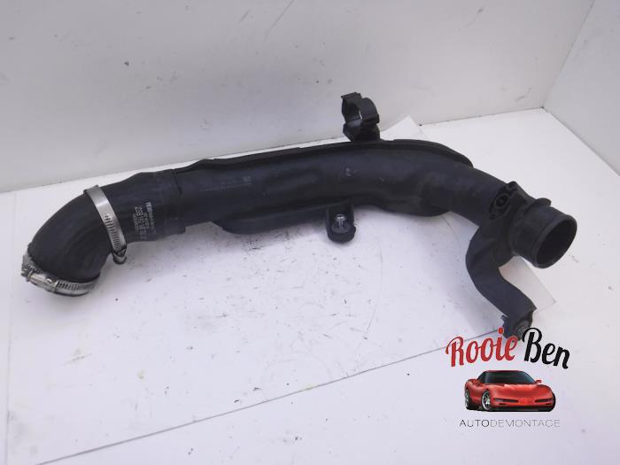 Gebruikte Intercooler Buis Volkswagen Touran (1T3) 2.0 TDI 16V 140 Prijs € 25,00 Margeregeling aangeboden door Rooie Ben autodemontage