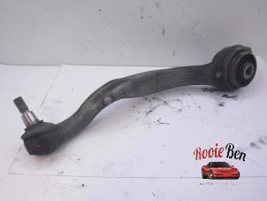 Gebruikte Draagarm onder rechts-voor Mercedes E Estate (S212) E-220 16V BlueTEC Prijs € 25,00 Margeregeling aangeboden door Rooie Ben autodemontage