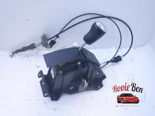 Gebruikte Selectiehendel automaat Dodge Caliber 2.0 16V Prijs op aanvraag aangeboden door Rooie Ben autodemontage