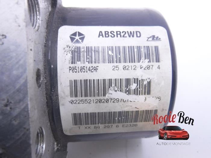 ABS Pomp van een Dodge Caliber 2.0 16V 2008