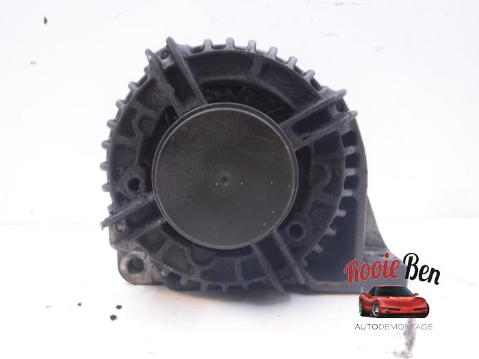 Gebruikte Dynamo Volvo V70 (SW) 2.4 D5 20V Prijs € 25,00 Margeregeling aangeboden door Rooie Ben autodemontage