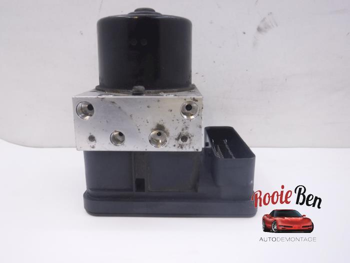 Gebruikte ABS Pomp Volvo V50 (MW) 1.8 16V Prijs € 50,00 Margeregeling aangeboden door Rooie Ben autodemontage