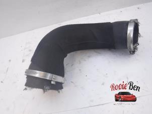 Gebruikte Intercooler Slang Audi A8 (D4) 3.0 TDI V6 24V Quattro Prijs € 50,00 Margeregeling aangeboden door Rooie Ben autodemontage